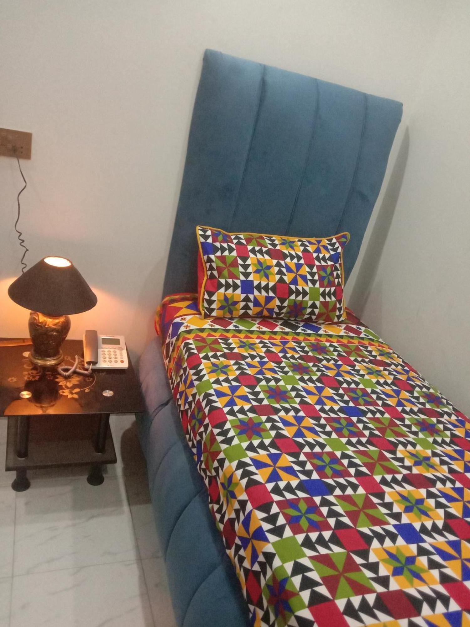 New Taj Family Hotel Lahore Ngoại thất bức ảnh
