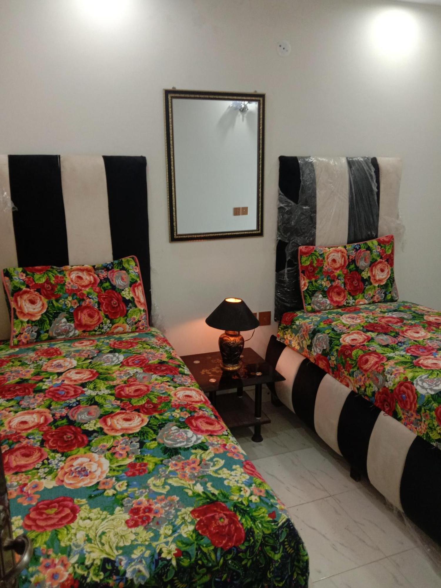 New Taj Family Hotel Lahore Ngoại thất bức ảnh