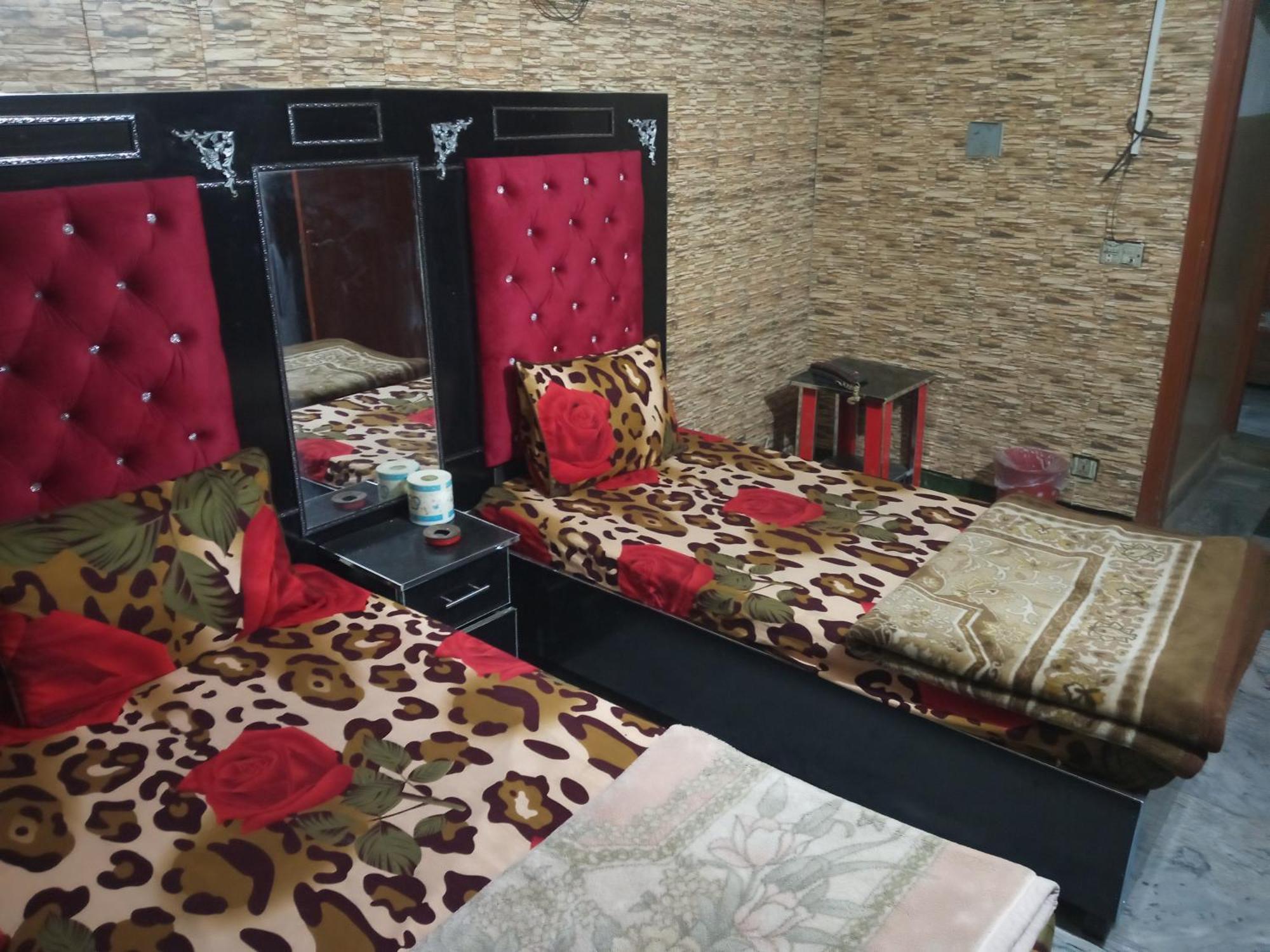 New Taj Family Hotel Lahore Ngoại thất bức ảnh